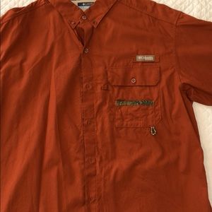 Columbia performance shirt